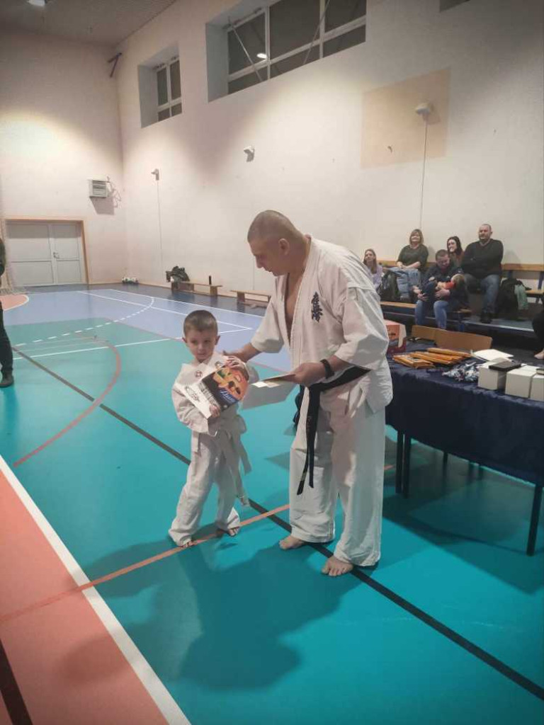 Niektórzy wystartowali po raz pierwszy w życiu! Hrubieszowski turniej karate [ZDJĘCIA]