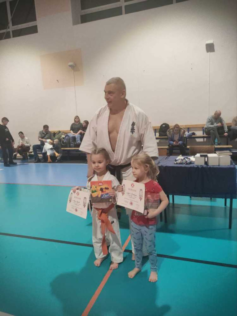 Niektórzy wystartowali po raz pierwszy w życiu! Hrubieszowski turniej karate [ZDJĘCIA]
