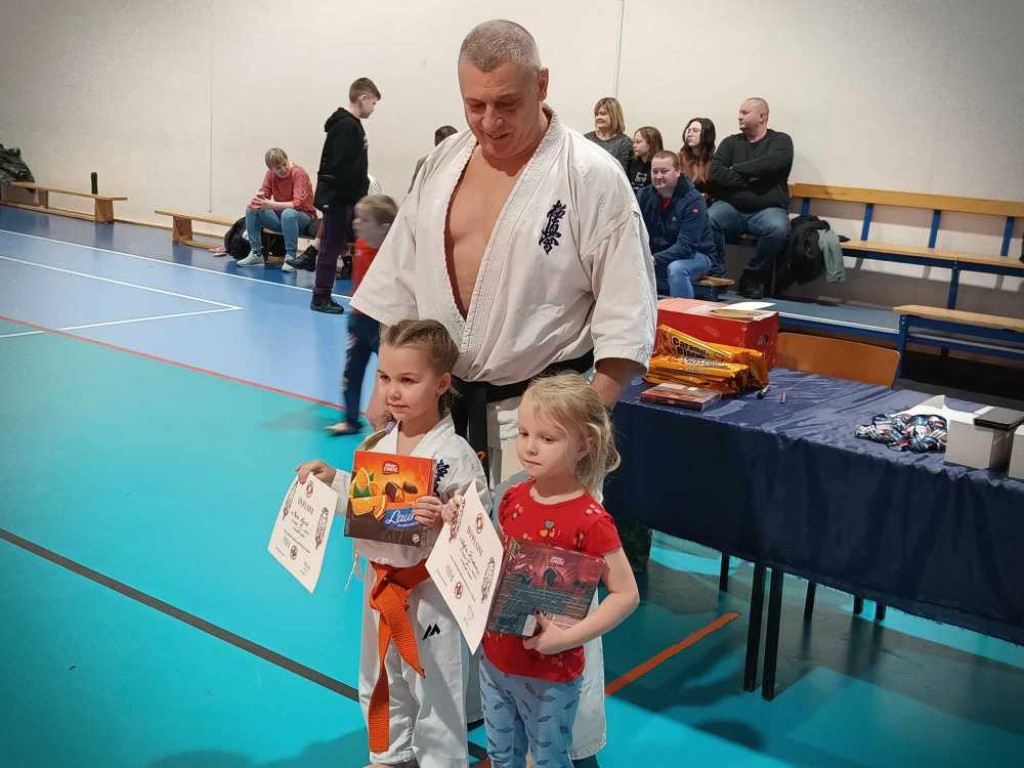 Niektórzy wystartowali po raz pierwszy w życiu! Hrubieszowski turniej karate [ZDJĘCIA]