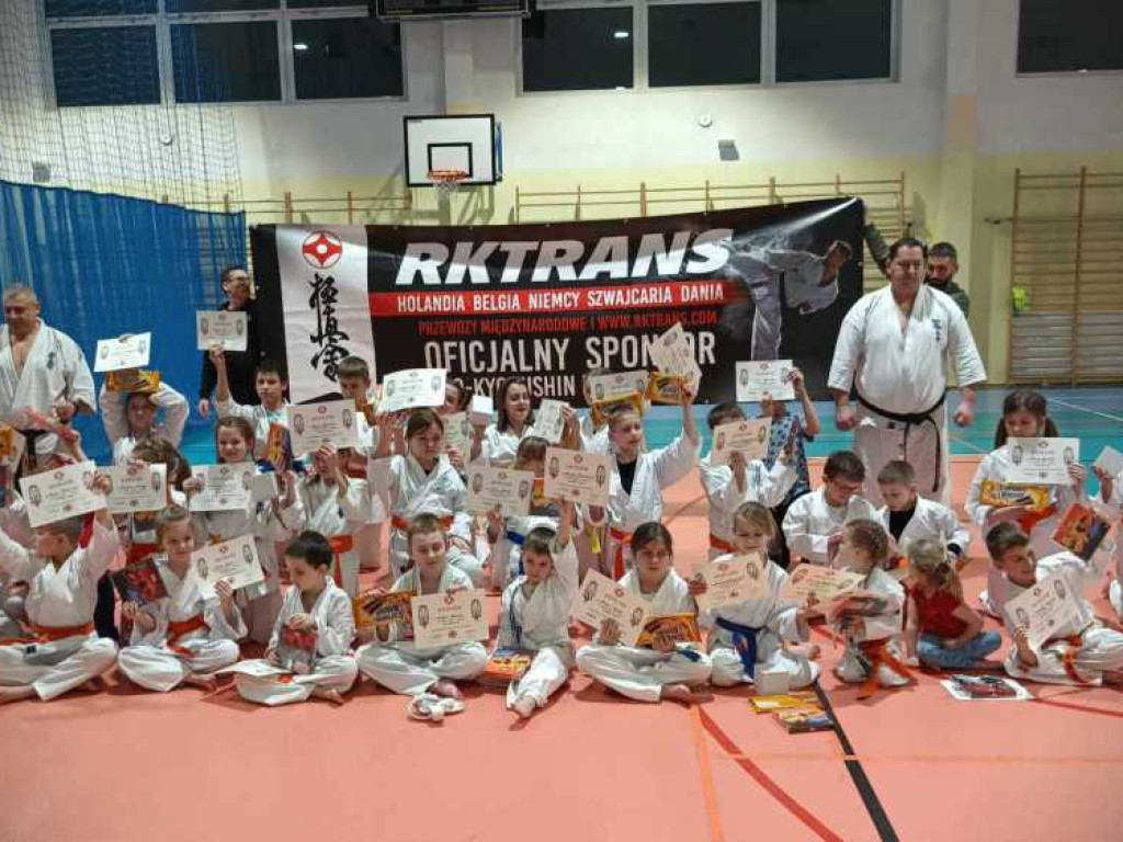 Niektórzy wystartowali po raz pierwszy w życiu! Hrubieszowski turniej karate [ZDJĘCIA]