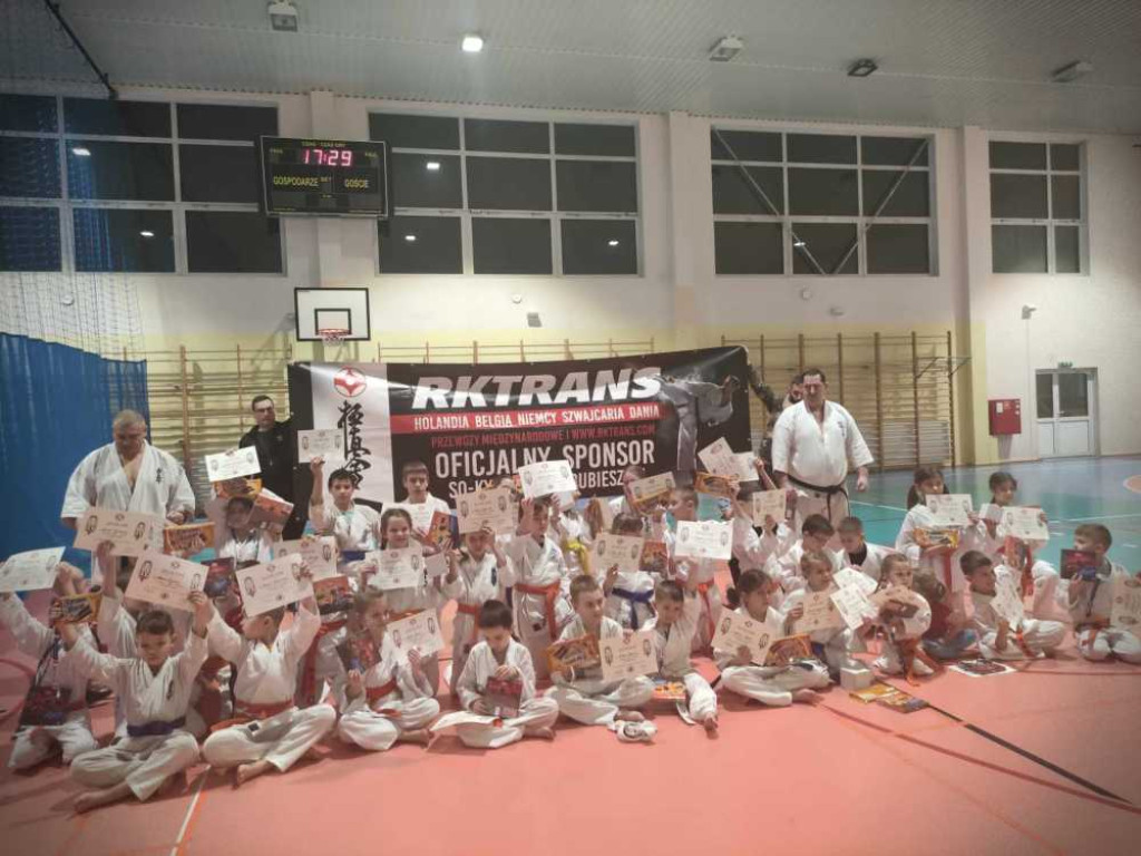 Niektórzy wystartowali po raz pierwszy w życiu! Hrubieszowski turniej karate [ZDJĘCIA]