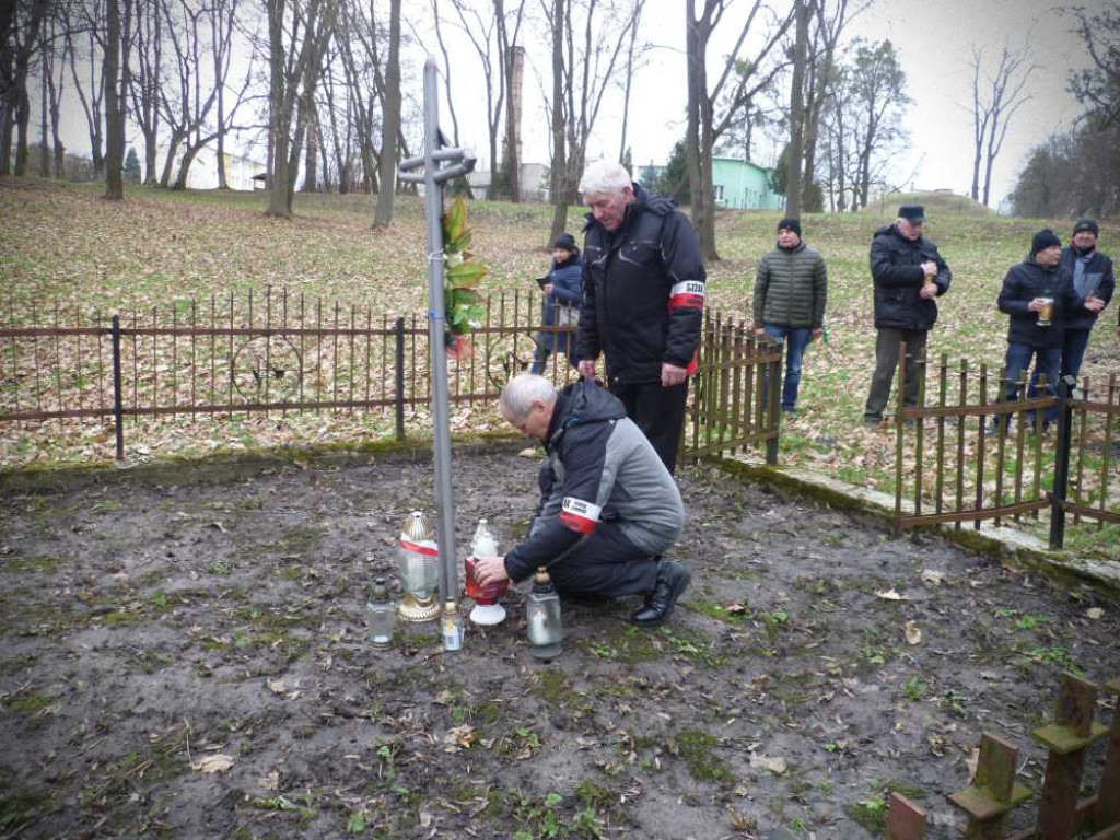 Uczczono rocznicę śmierci żołnierzy i osób cywilnych [ZDJĘCIA]