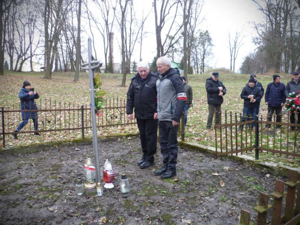 Uczczono rocznicę śmierci żołnierzy i osób cywilnych [ZDJĘCIA]