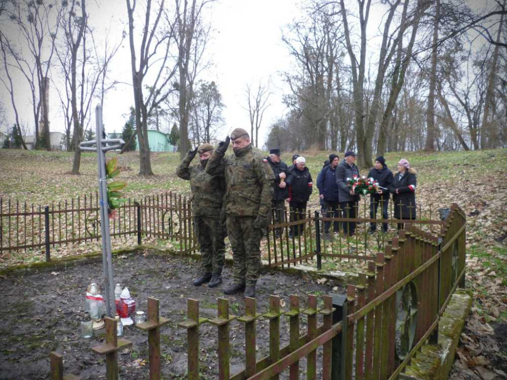 Uczczono rocznicę śmierci żołnierzy i osób cywilnych [ZDJĘCIA]