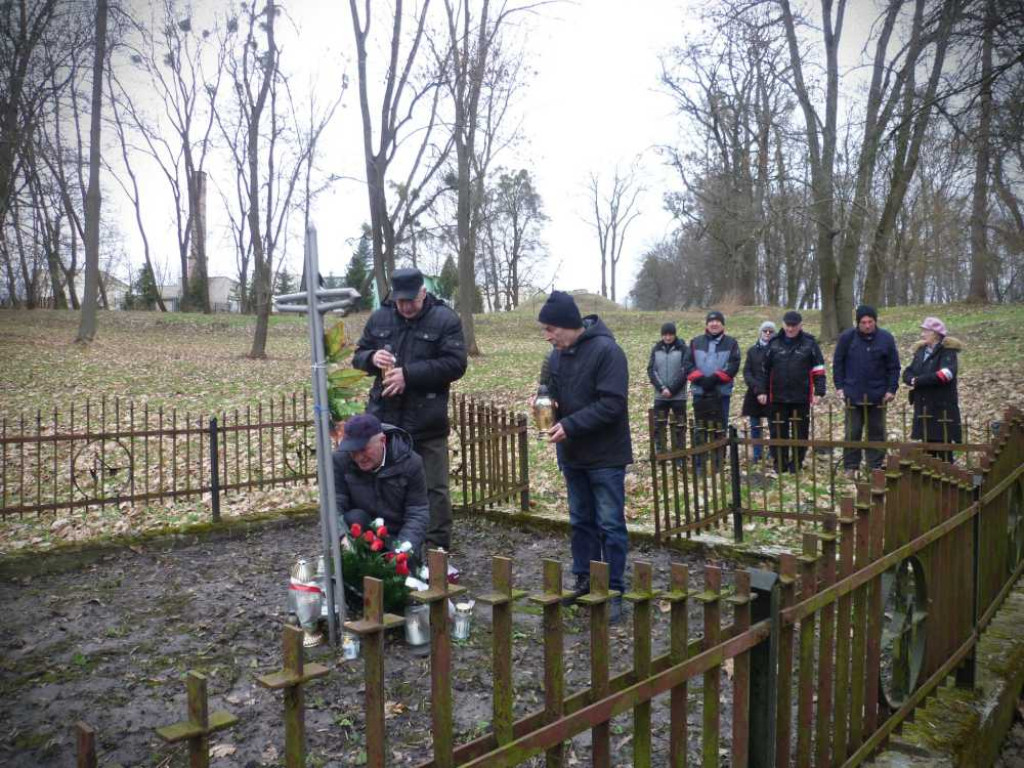 Uczczono rocznicę śmierci żołnierzy i osób cywilnych [ZDJĘCIA]