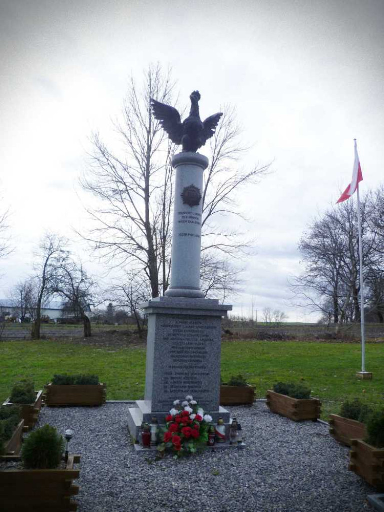 Uczczono rocznicę śmierci żołnierzy i osób cywilnych [ZDJĘCIA]
