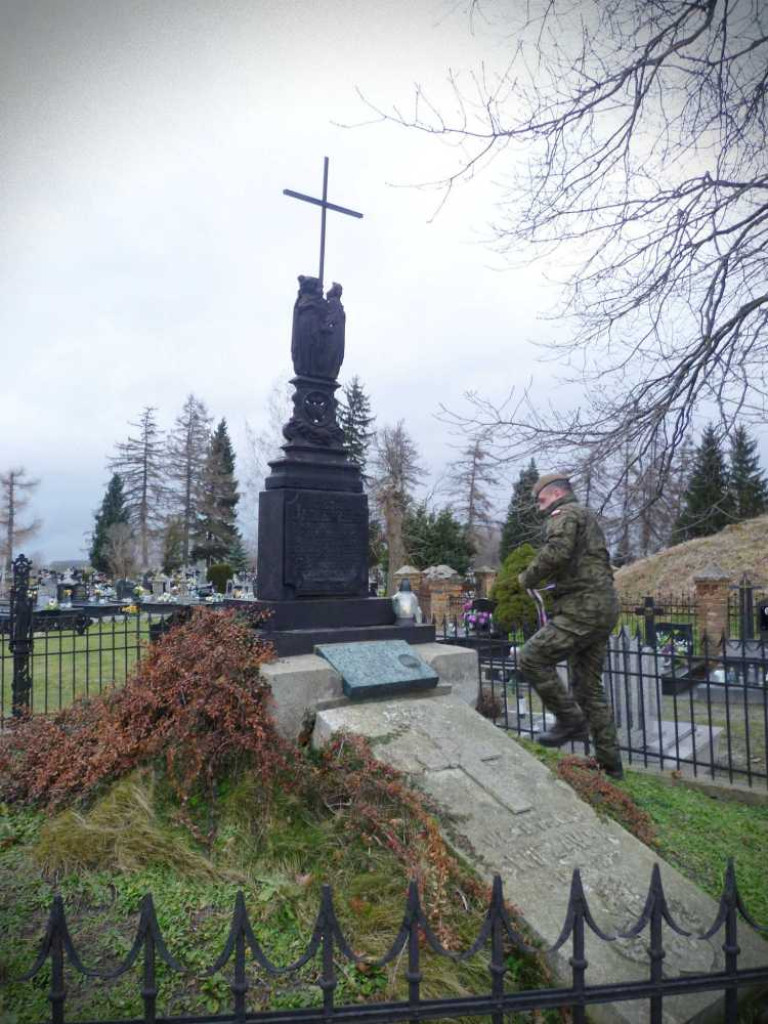 Uczczono rocznicę śmierci żołnierzy i osób cywilnych [ZDJĘCIA]