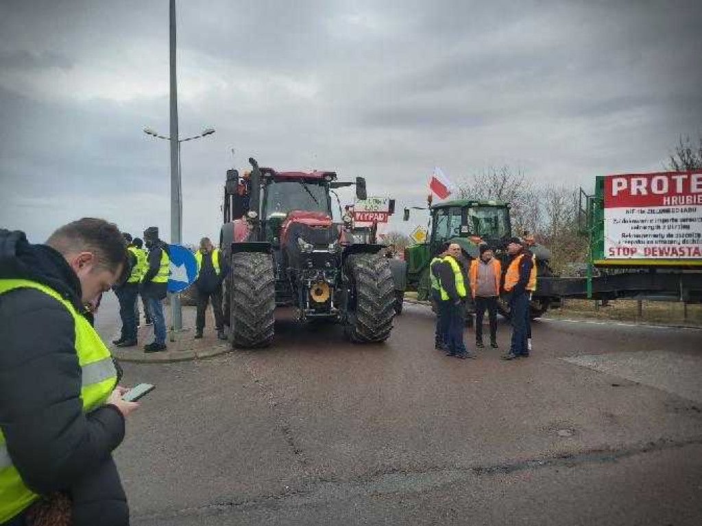 Uwaga! Trwa rolniczy protest w Zosinie [ZDJĘCIA]
