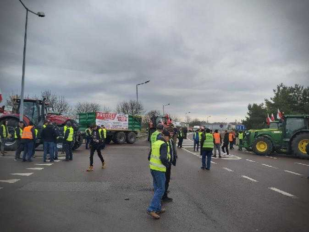 Uwaga! Trwa rolniczy protest w Zosinie [ZDJĘCIA]