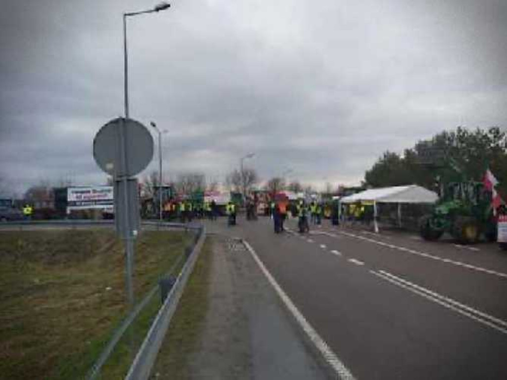 Uwaga! Trwa rolniczy protest w Zosinie [ZDJĘCIA]