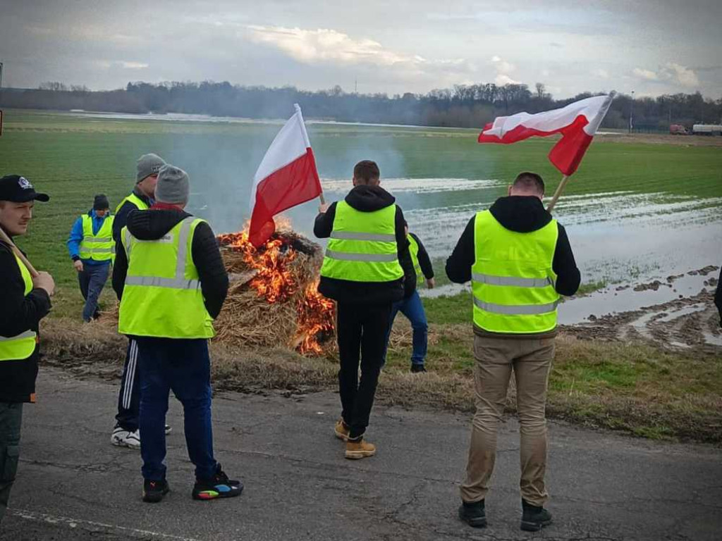 Uwaga! Trwa rolniczy protest w Zosinie [ZDJĘCIA]