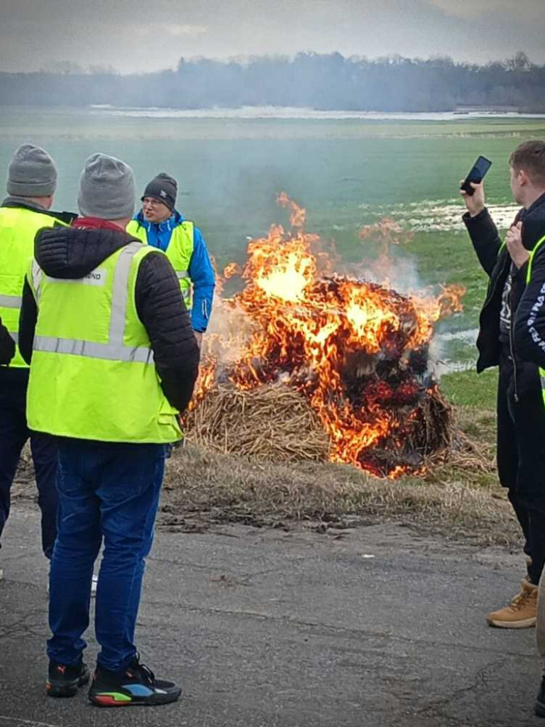 Uwaga! Trwa rolniczy protest w Zosinie [ZDJĘCIA]