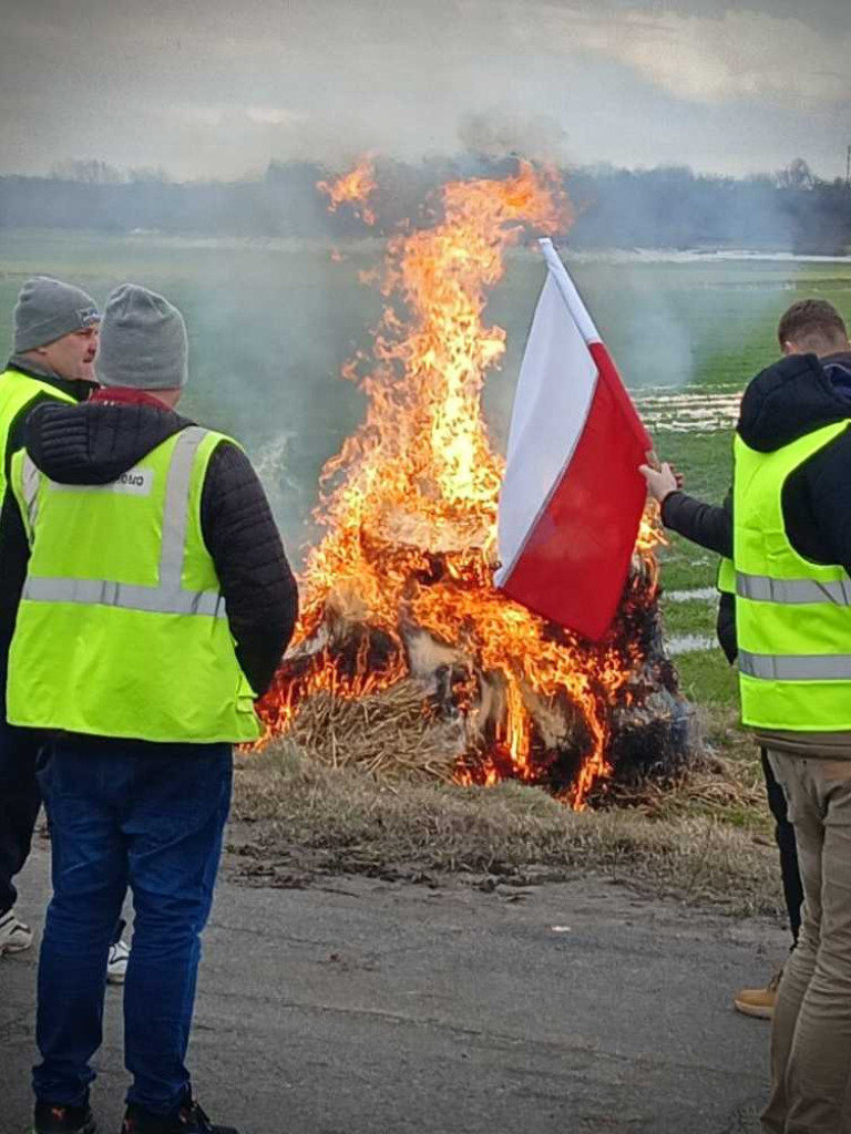 Uwaga! Trwa rolniczy protest w Zosinie [ZDJĘCIA]