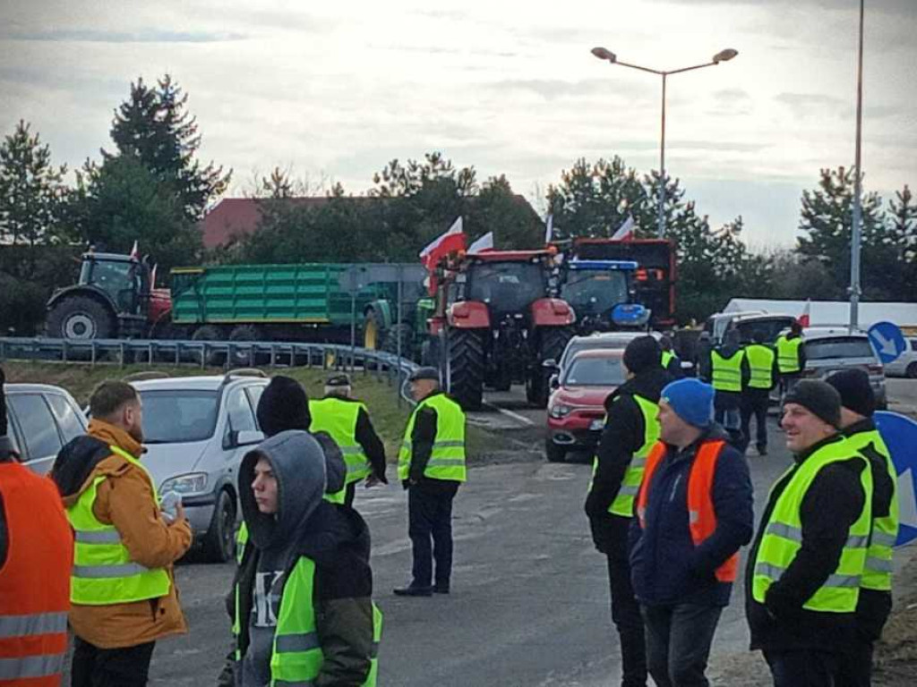 Uwaga! Trwa rolniczy protest w Zosinie [ZDJĘCIA]