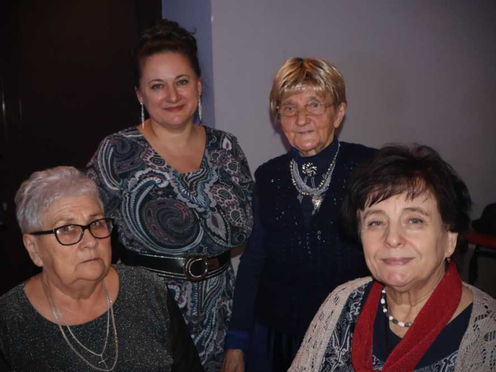 Seniorzy się bawili... [ZDJĘCIA]