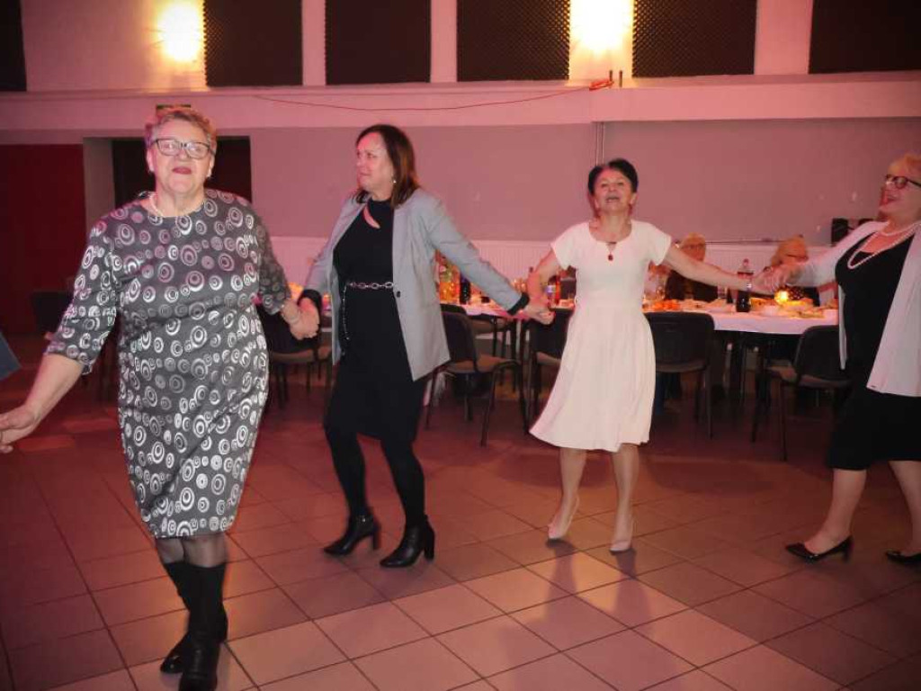 Seniorzy się bawili... [ZDJĘCIA]