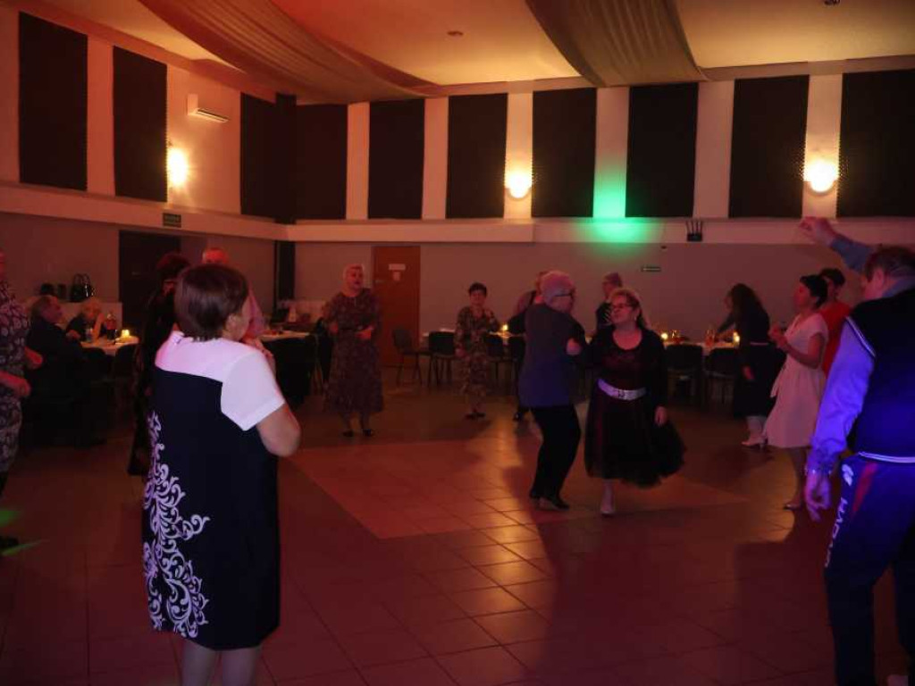 Seniorzy się bawili... [ZDJĘCIA]
