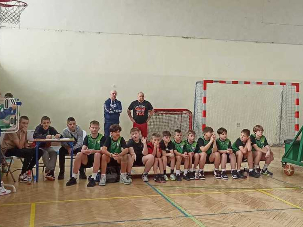 Chłopcy z Trójki mistrzami powiatu w mini koszykówce [ZDJĘCIA]