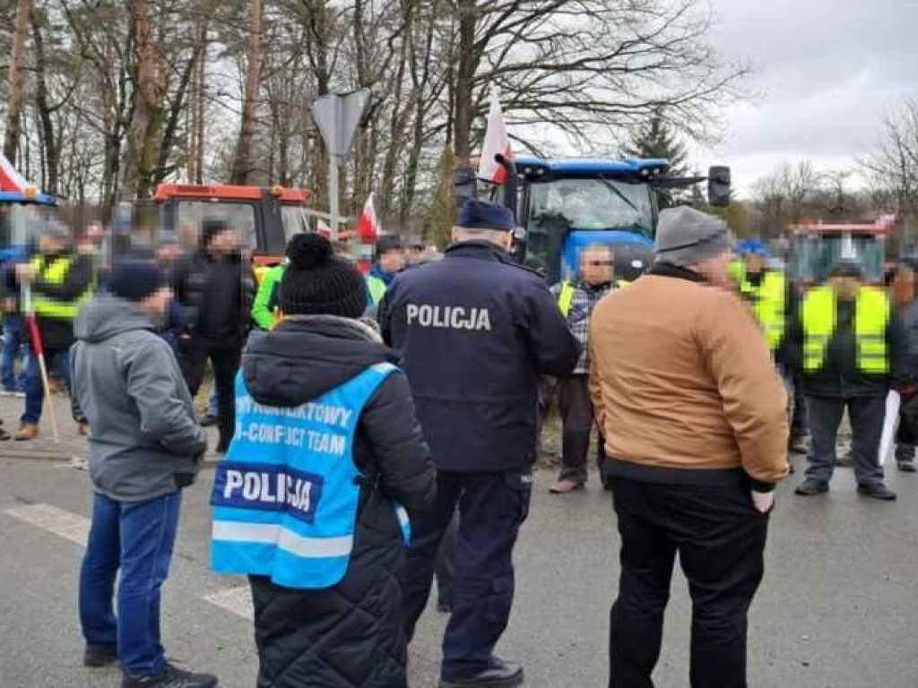 Trwają rolnicze protesty [ZDJĘCIA]