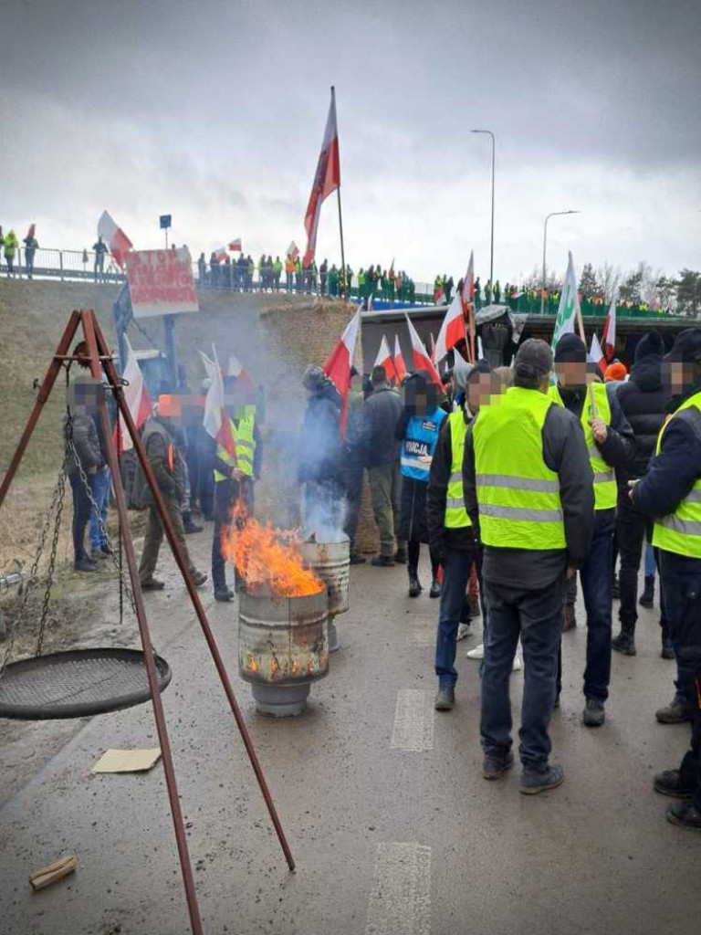 Trwają rolnicze protesty [ZDJĘCIA]