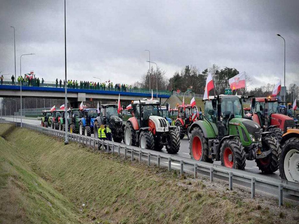 Trwają rolnicze protesty [ZDJĘCIA]