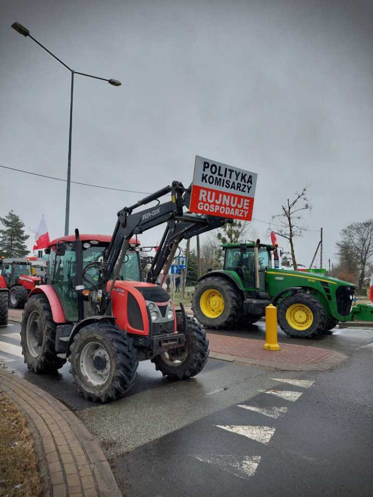 Trwają rolnicze protesty [ZDJĘCIA]