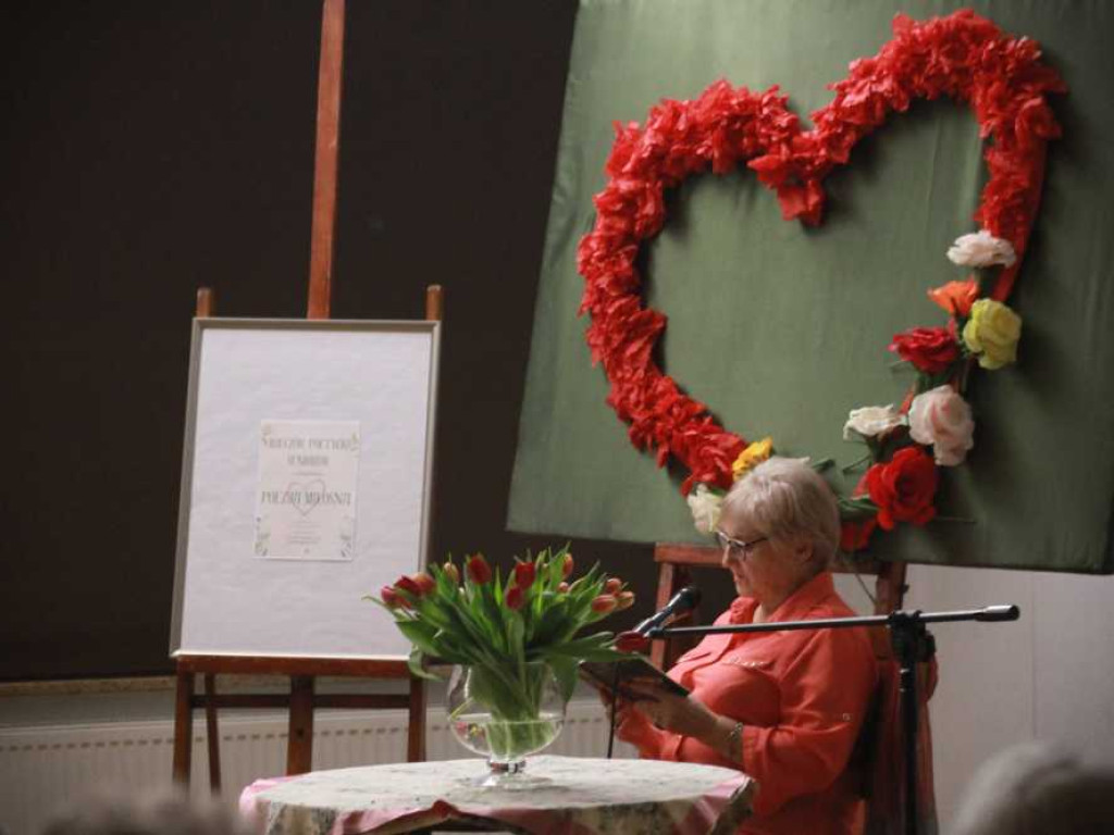 Hrubieszów: Seniorzy czytali poezję [ZDJĘCIA]