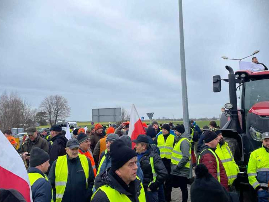 Trwa rolniczy protest w Zosinie [ZDJĘCIA]