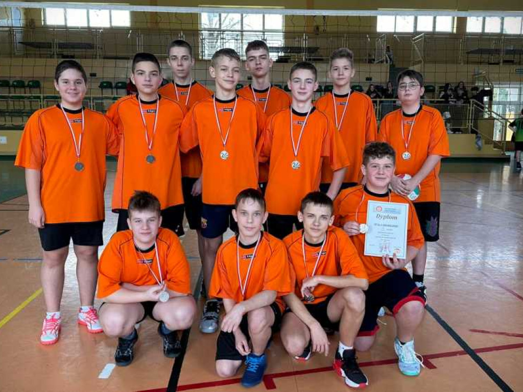 Mistrzynie i mistrzowie powiatu w siatkówce [ZDJĘCIA]