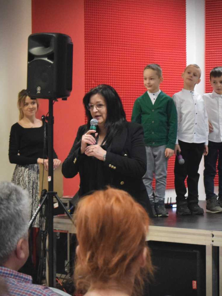 Pierwszoklasiści dla babci i dziadków [ZDJĘCIA]