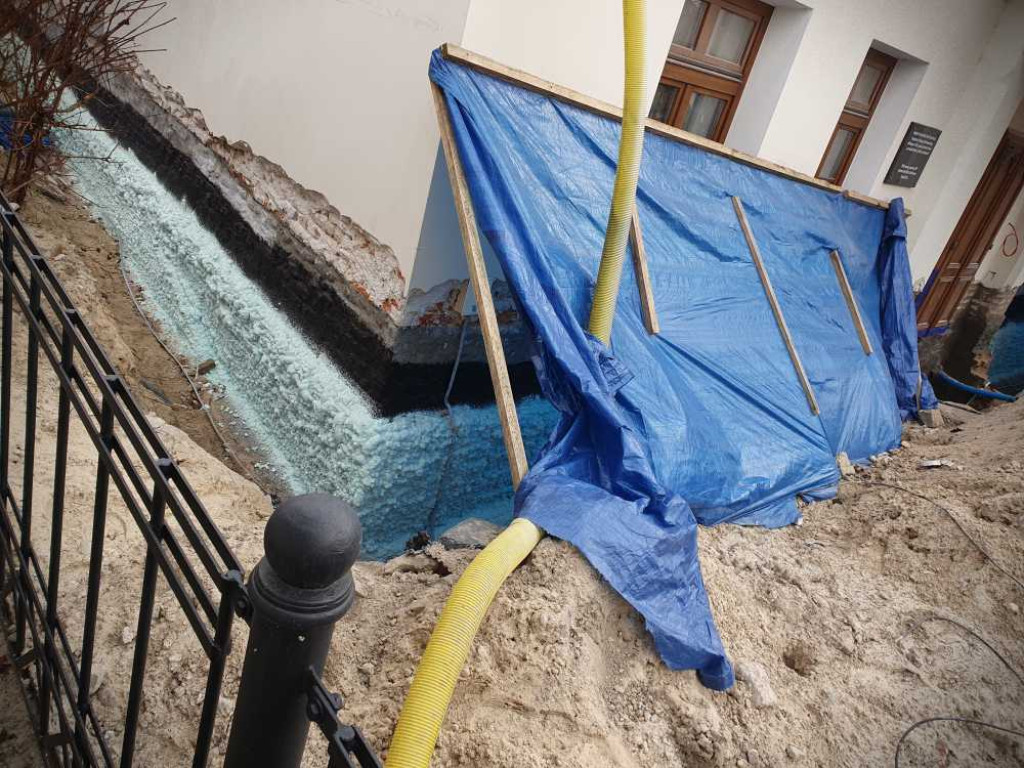 Gdzieś w Hrubieszowie... Remont dworku przy ul. Staszica [ZDJĘCIA]