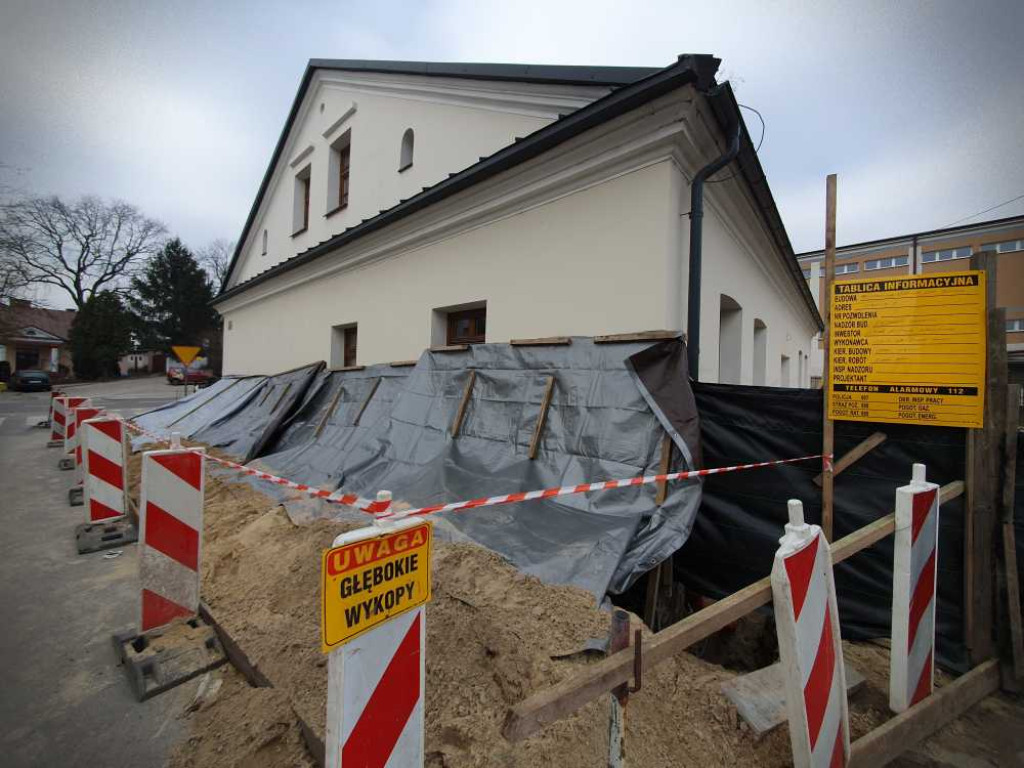 Gdzieś w Hrubieszowie... Remont dworku przy ul. Staszica [ZDJĘCIA]