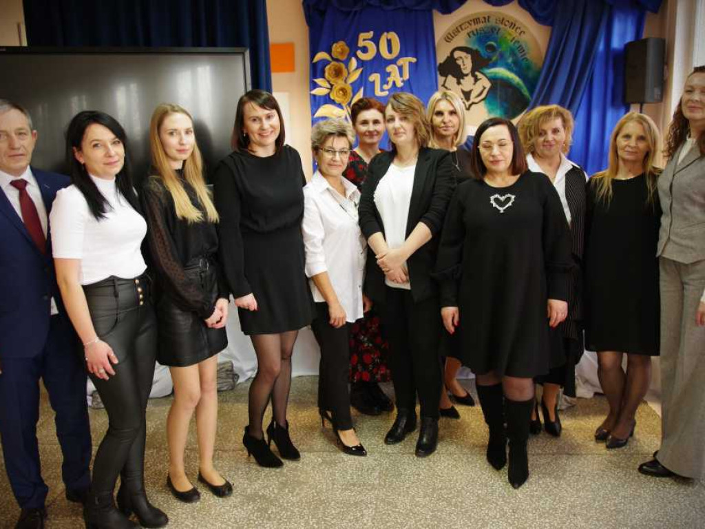 50 lat minęło... Jubileusz szkoły w Wiszniowie [ZDJĘCIA]