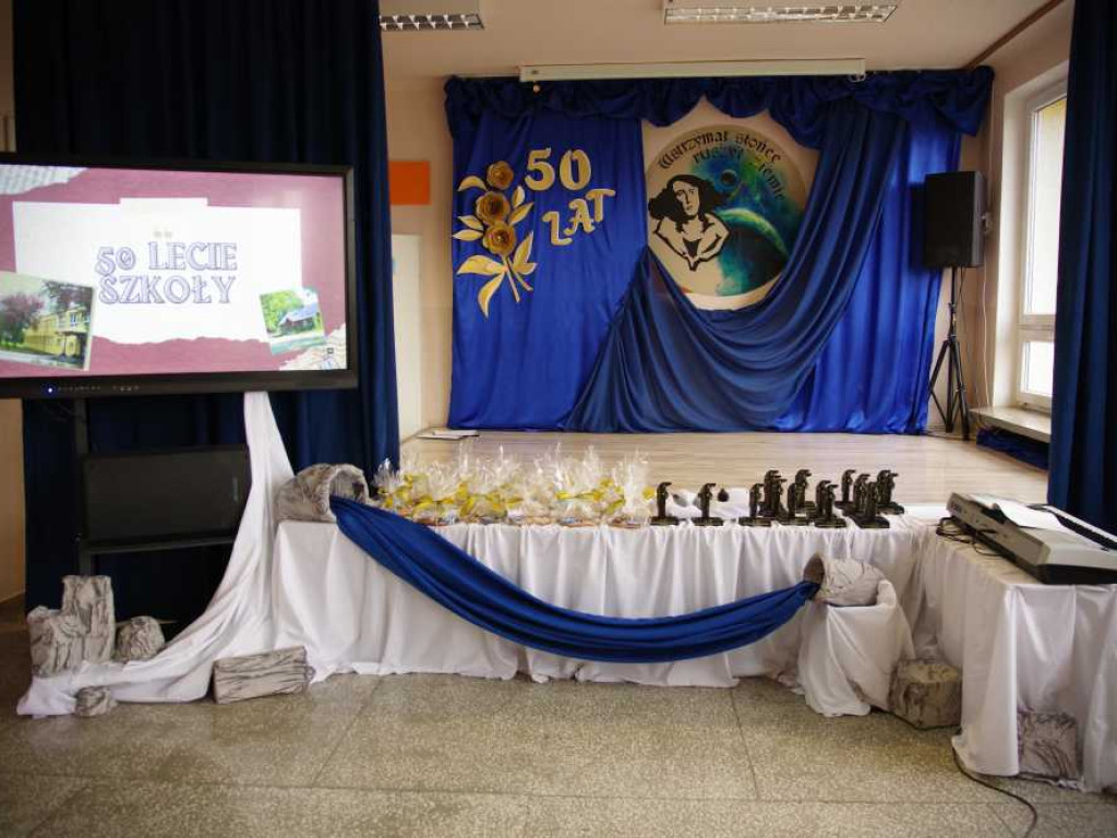 50 lat minęło... Jubileusz szkoły w Wiszniowie [ZDJĘCIA]