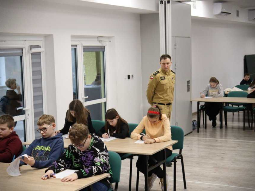 Młodzież zapobiega pożarom [ZDJĘCIA]