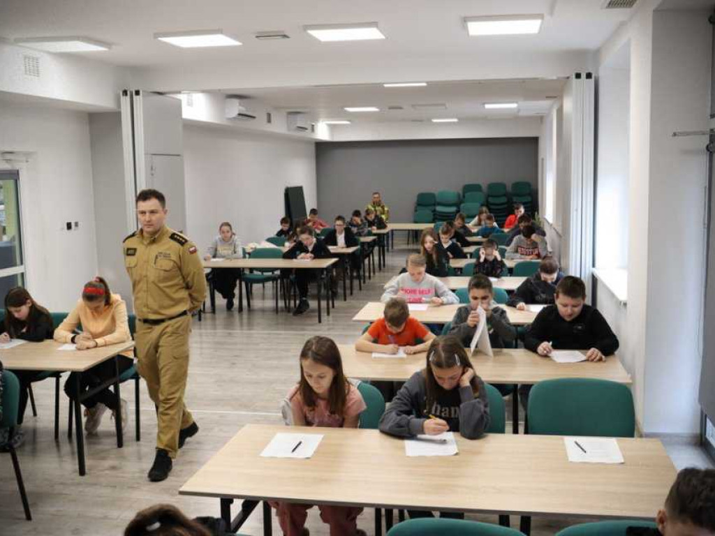 Młodzież zapobiega pożarom [ZDJĘCIA]