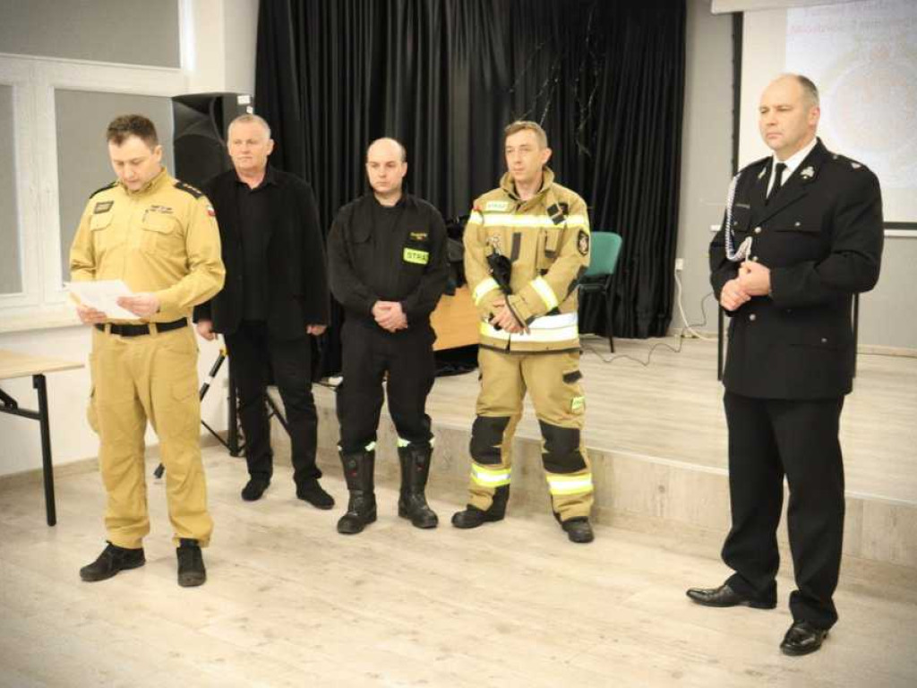 Młodzież zapobiega pożarom [ZDJĘCIA]