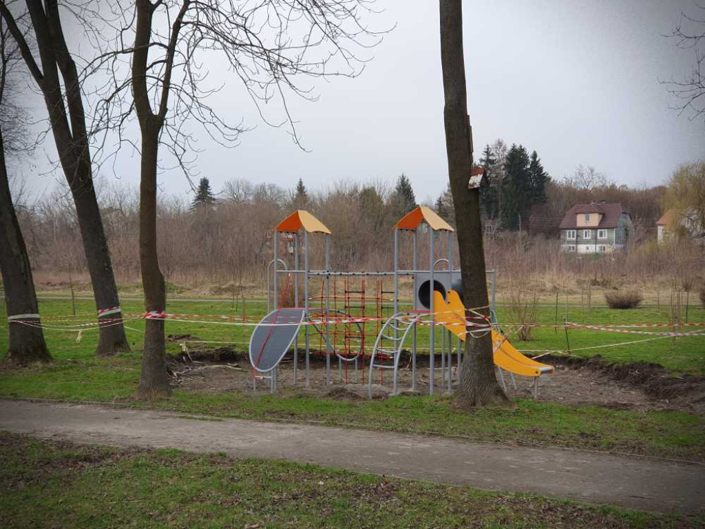 Gdzieś w Hrubieszowie... Nowy plac zabaw [ZDJĘCIA]