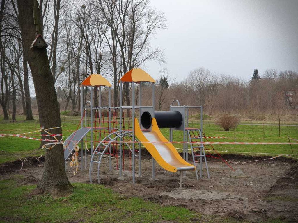 Gdzieś w Hrubieszowie... Nowy plac zabaw [ZDJĘCIA]