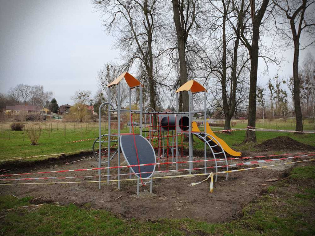 Gdzieś w Hrubieszowie... Nowy plac zabaw [ZDJĘCIA]