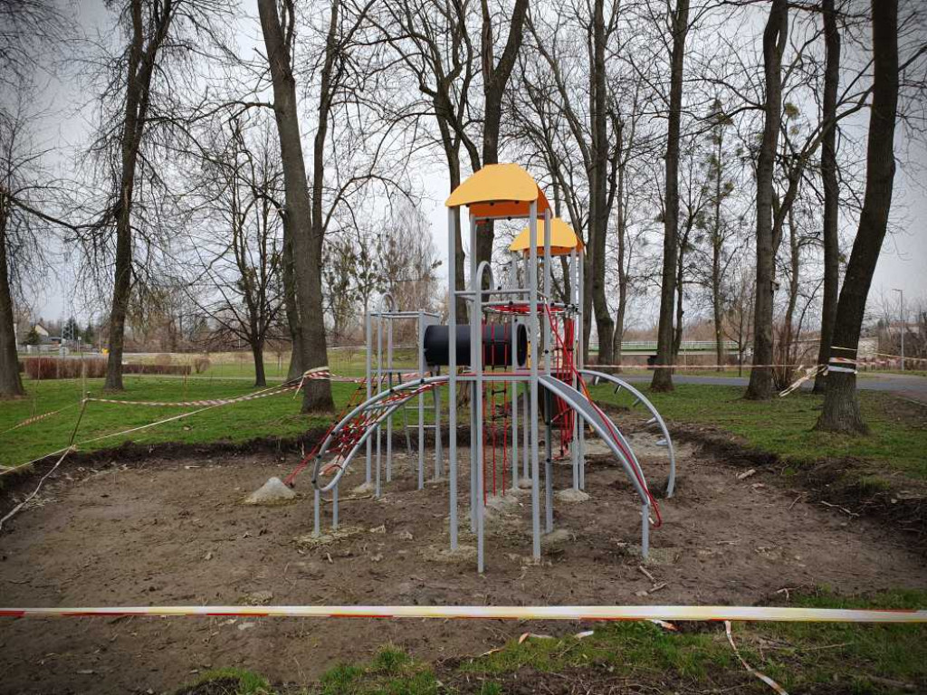 Gdzieś w Hrubieszowie... Nowy plac zabaw [ZDJĘCIA]