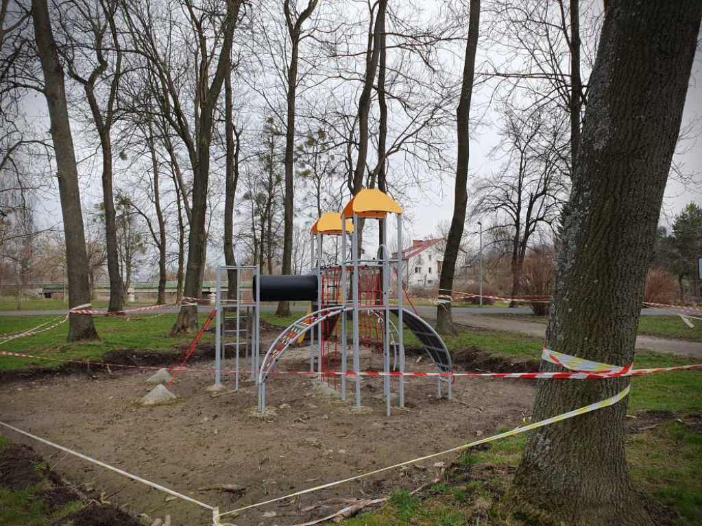 Gdzieś w Hrubieszowie... Nowy plac zabaw [ZDJĘCIA]