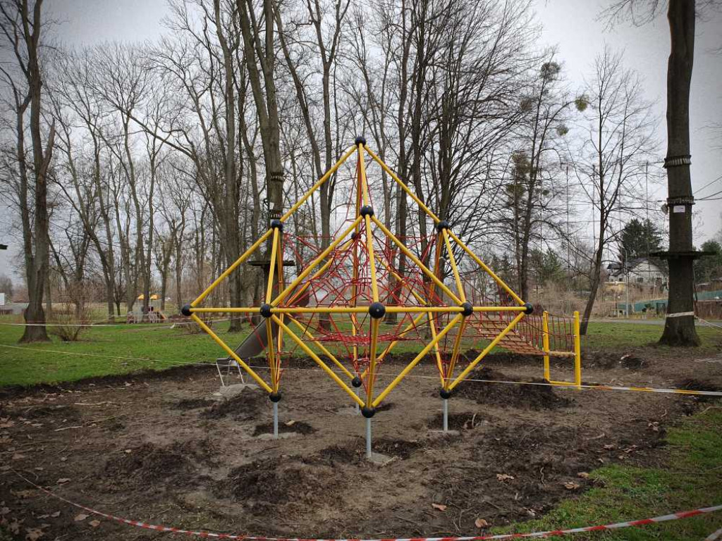 Gdzieś w Hrubieszowie... Nowy plac zabaw [ZDJĘCIA]