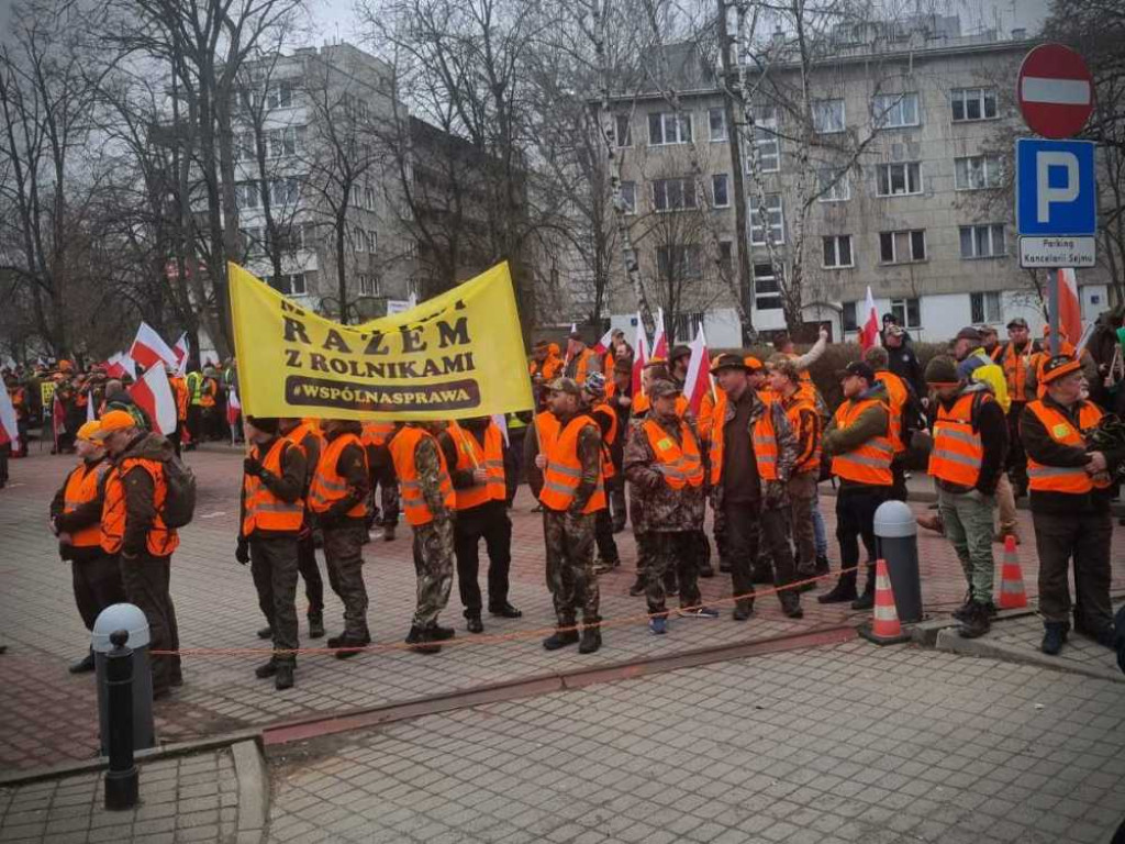Hrubieszowscy rolnicy na proteście w Warszawie [ZDJĘCIA]