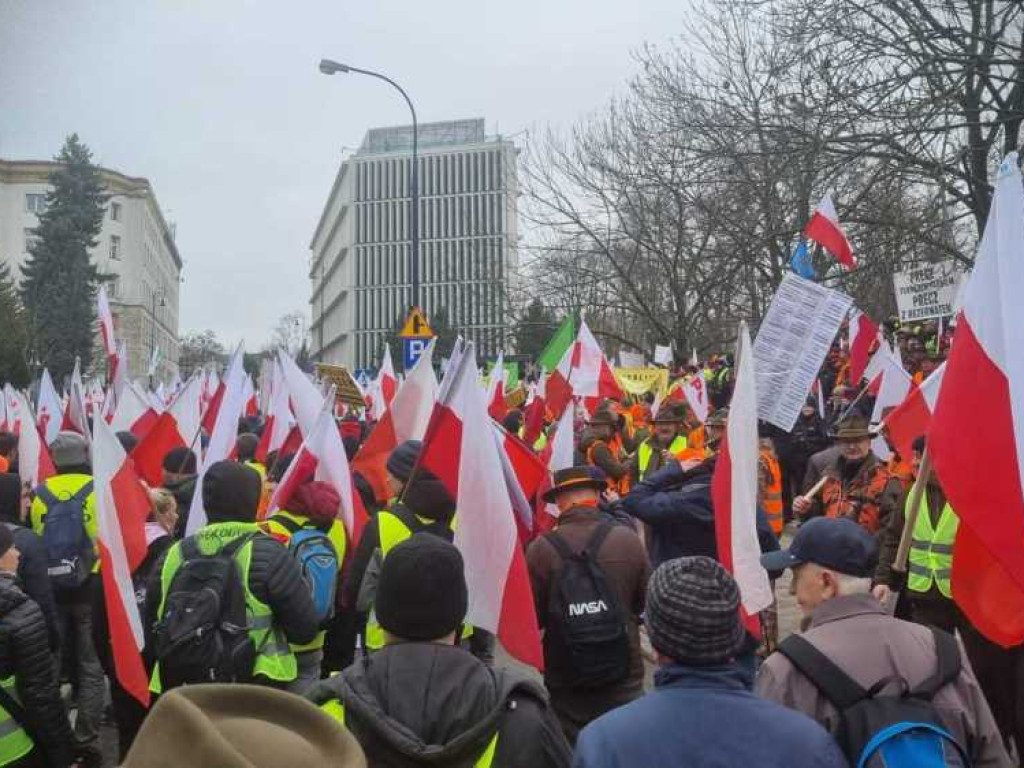 Hrubieszowscy rolnicy na proteście w Warszawie [ZDJĘCIA]