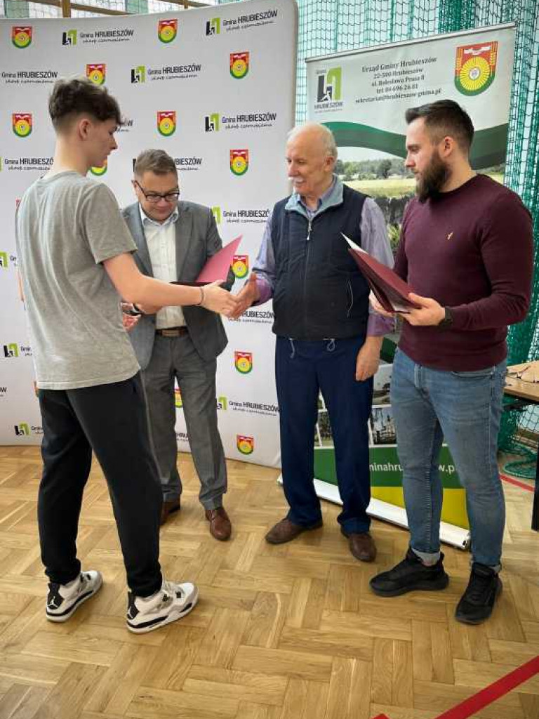 Zagrali o puchar wójta [ZDJĘCIA]