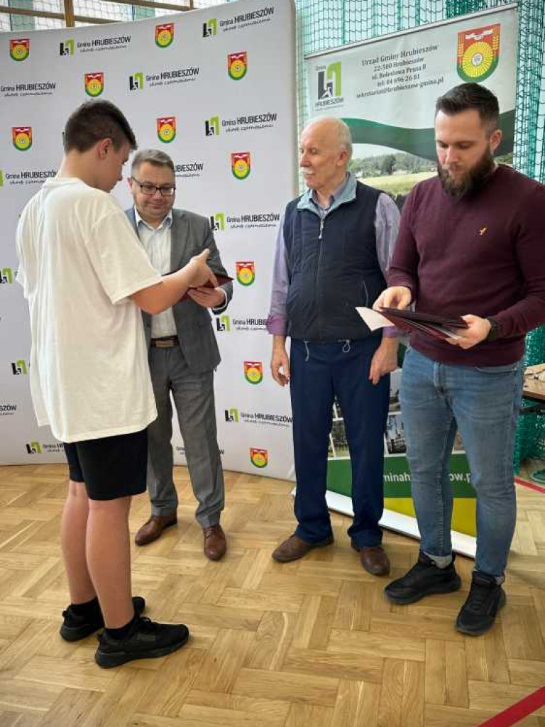 Zagrali o puchar wójta [ZDJĘCIA]
