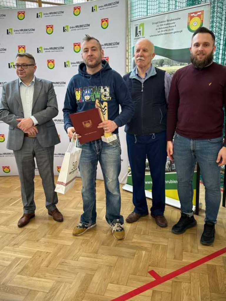 Zagrali o puchar wójta [ZDJĘCIA]