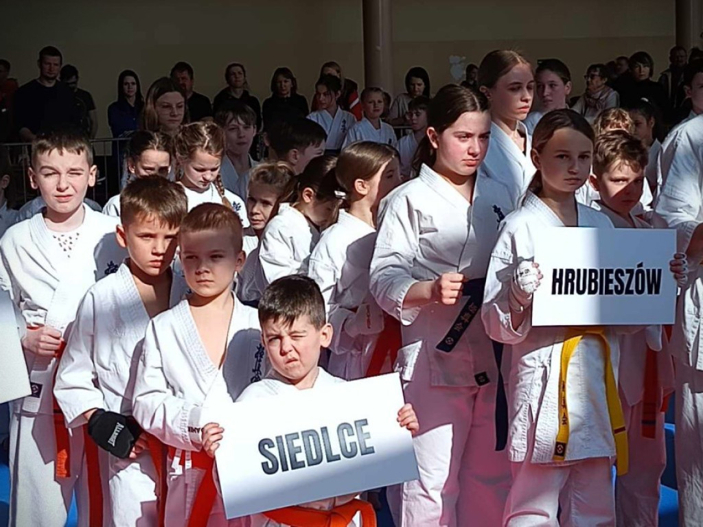 Hrubieszowscy karatecy z medalami [ZDJĘCIA]
