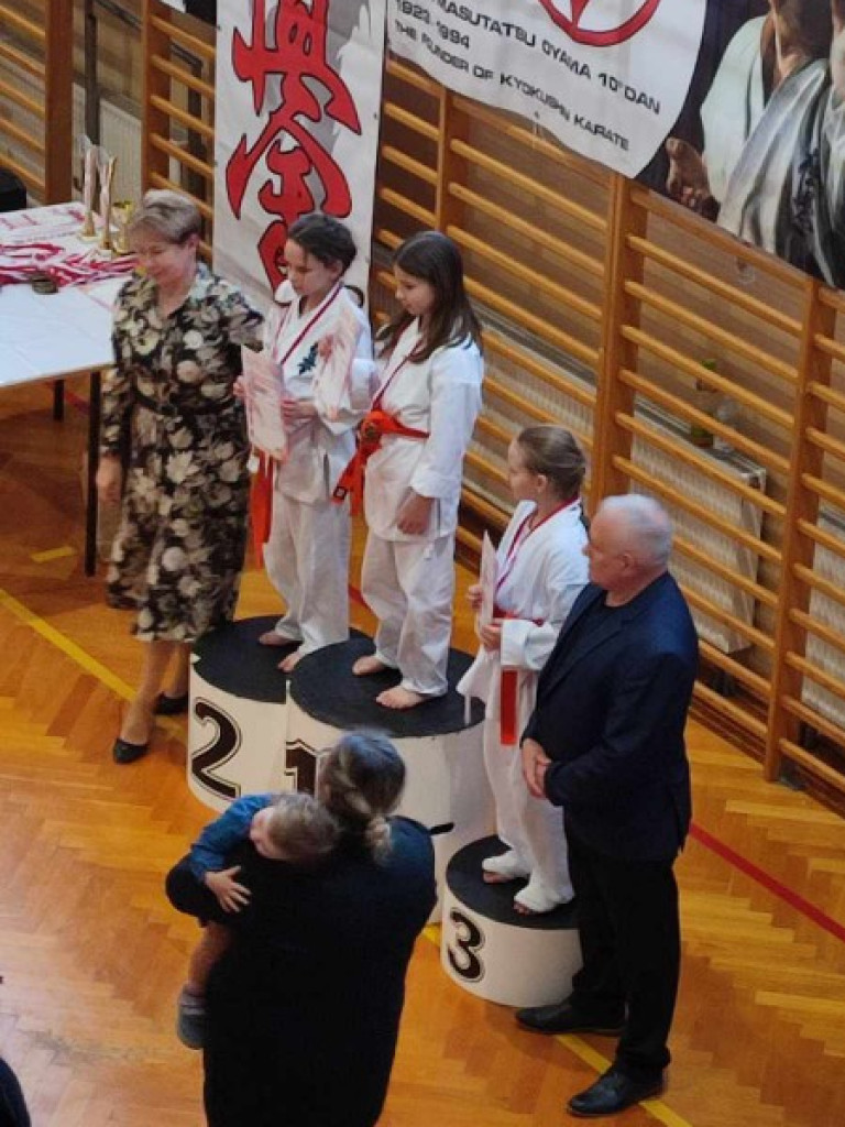Hrubieszowscy karatecy z medalami [ZDJĘCIA]